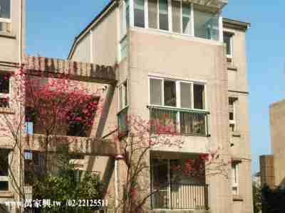 售新北市新店區青山鎮★靜園電梯樓中樓★萬家興康橋小學 別墅3,680萬